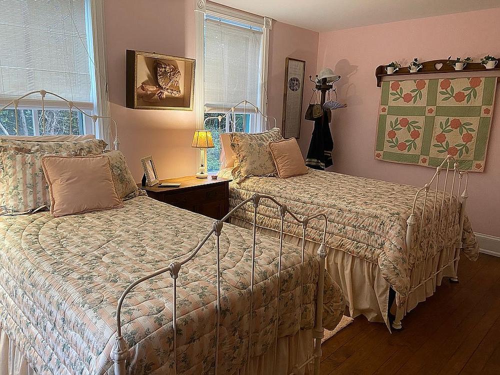 c. 1885 Victorian Beach House For Sale By Owner in Barnegat Light, New