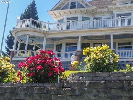 1897 Victorian: Queen Anne photo