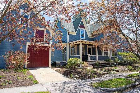 1896 Victorian: Queen Anne photo