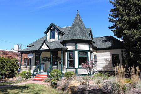 1920 Victorian: Queen Anne photo