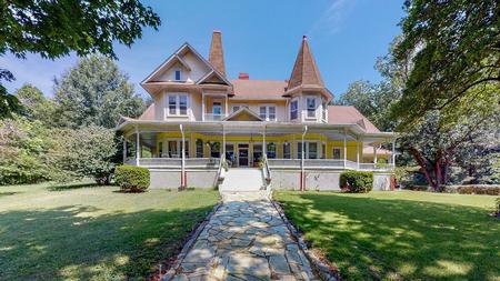 1891 Victorian: Queen Anne photo