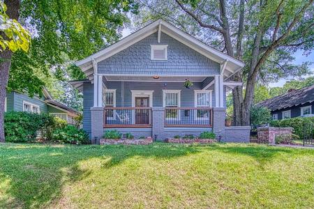 1921 Bungalow photo