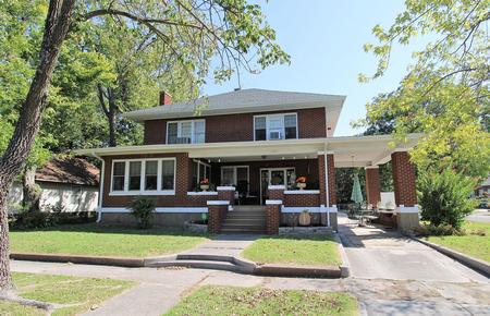 1925 American Foursquare photo