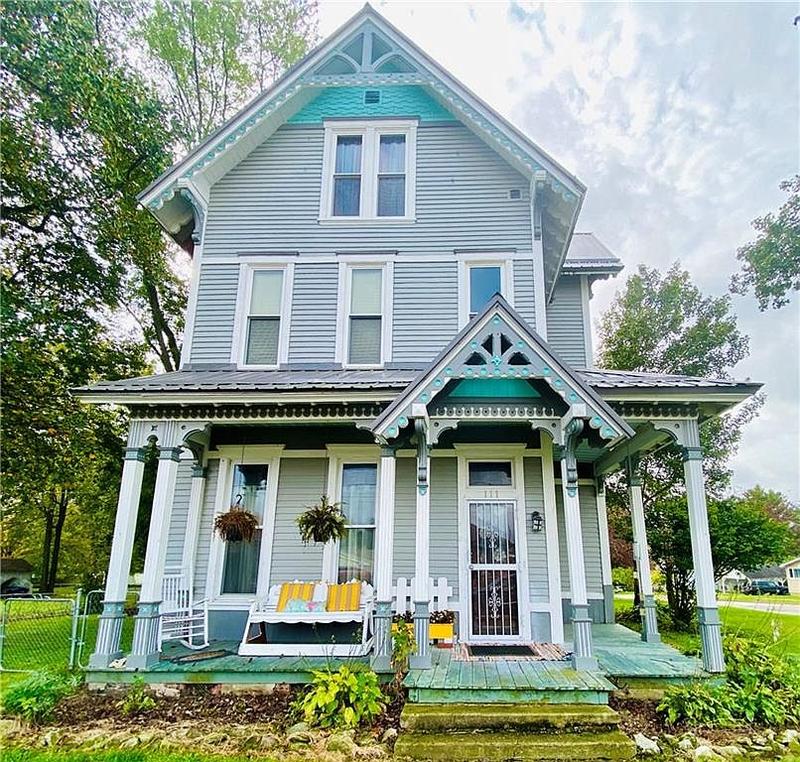 1900 Victorian For Sale in Waveland, Indiana