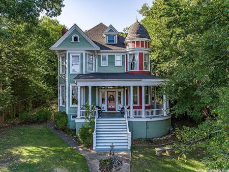 1879 Victorian: Queen Anne photo