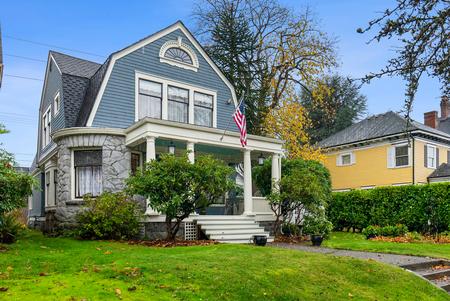 1901 Victorian: Shingle photo