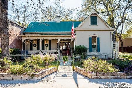 Historic Homes for Sale in Texas - Historic Plantation Homes in Texas for  Sale (With Photos)