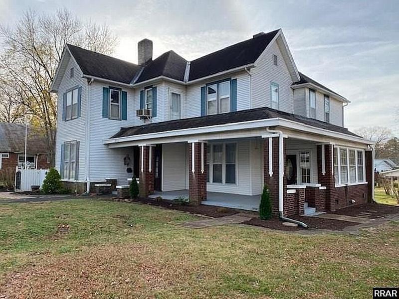 1900 Late Victorian Under Contract in Martin, Tennessee
