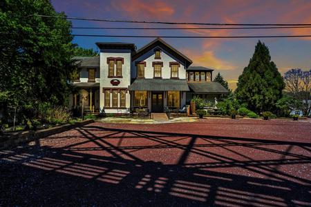1875 Italianate photo