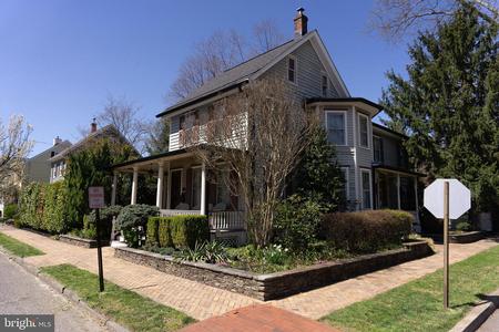1833 Colonial photo