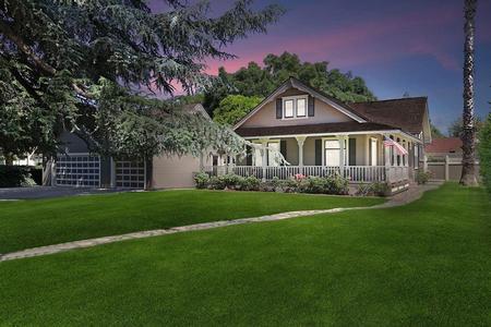 1920 Bungalow photo