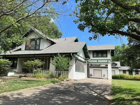 1905 Bungalow photo