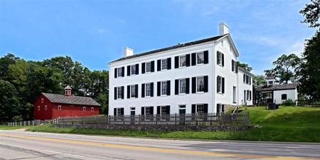 1840 Farmhouse photo