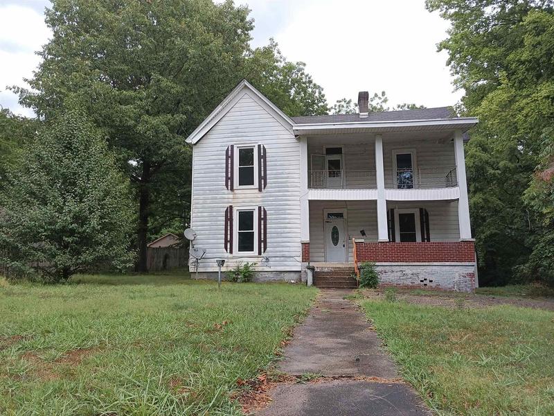 1900 Folk Victorian Under Contract in Ripley, Tennessee