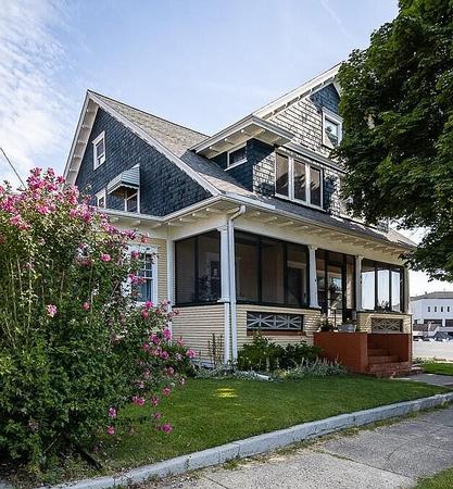 1915 Craftsman Bungalow photo
