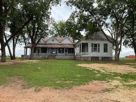 1834 Colonial Farmhouse photo