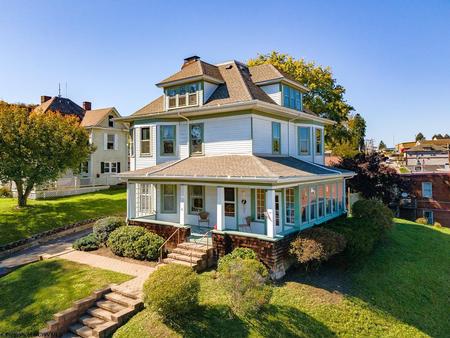 1905 American Foursquare photo