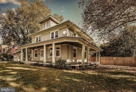 1890 American Foursquare photo