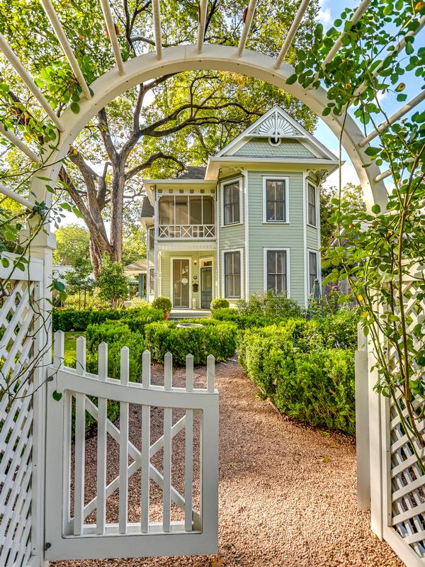 Front Entry Gate to A Beauty in Hyde Park Austin