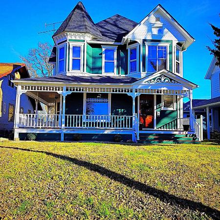 1879 Victorian: Queen Anne photo