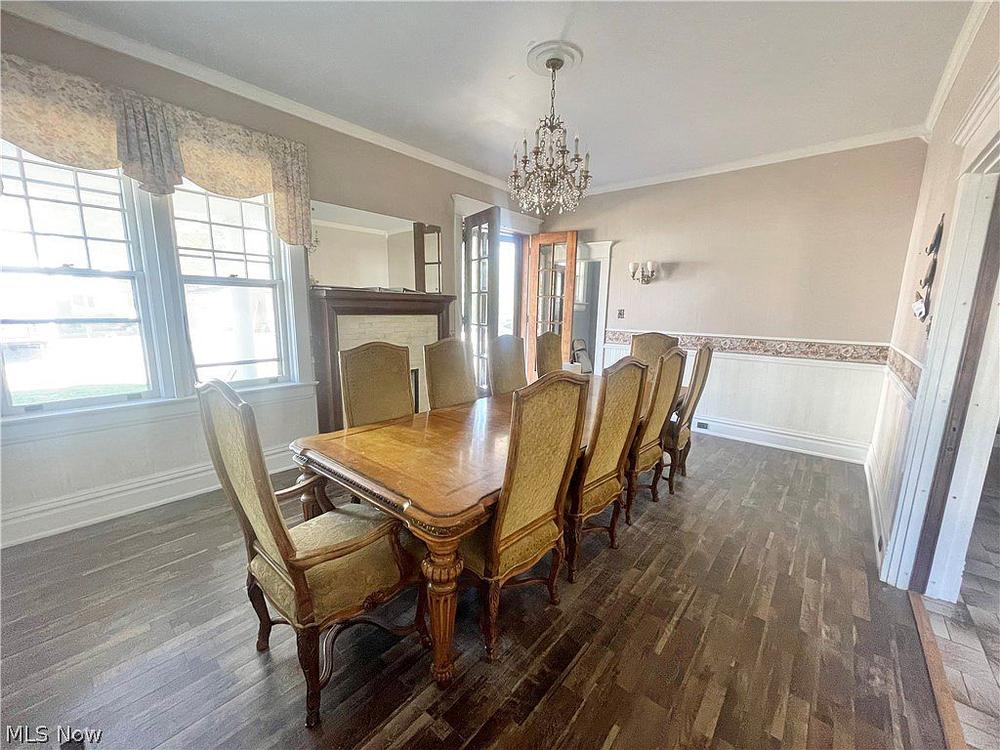 1900 Colonial Off Market in Saint Marys, West Virginia