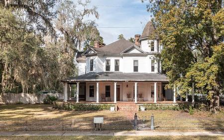 1906 Victorian: Queen Anne photo