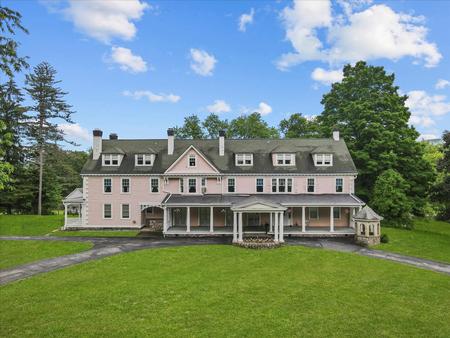 1810 Colonial photo