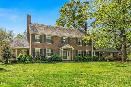 1930 Colonial Revival photo