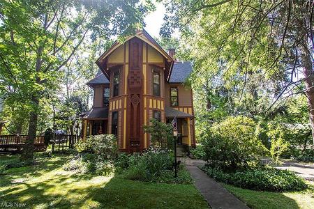 1881 Victorian: Eastlake photo