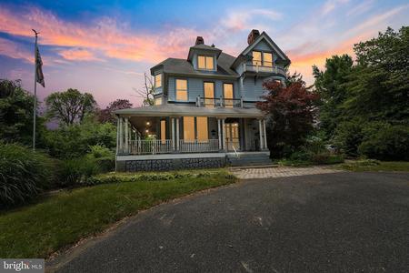 1900 Victorian: Queen Anne photo