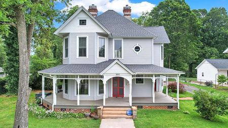 1898 Victorian: Queen Anne photo
