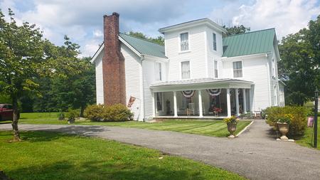 1800 Colonial Farmhouse photo