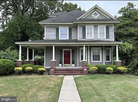 1930 Colonial Farmhouse photo