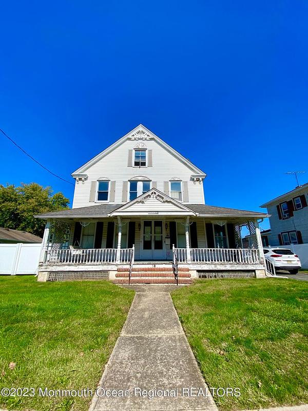 c. 1840 Victorian Under Contract in Englishtown, New Jersey