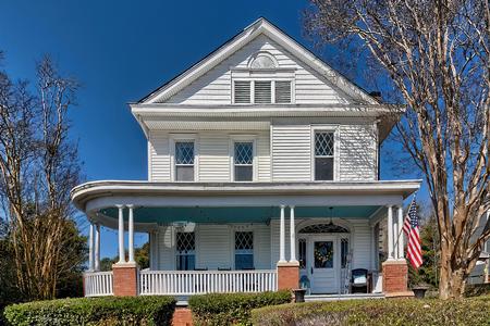 1913 American Foursquare photo