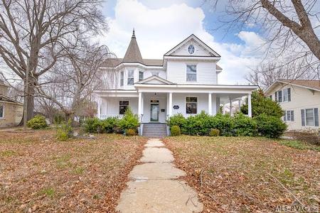 1930 Victorian: Queen Anne photo