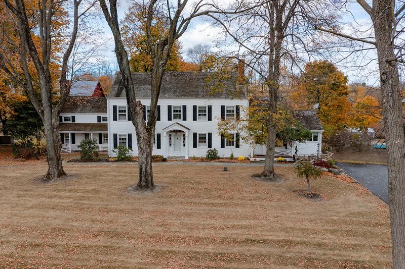 Historic Colonial Built in 1800