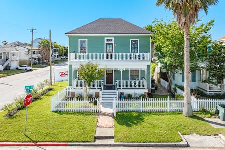 1906 American Foursquare photo
