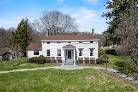 1820 Colonial Farmhouse photo