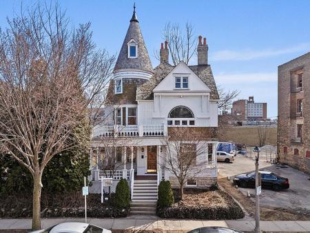 1890 Victorian: Queen Anne photo