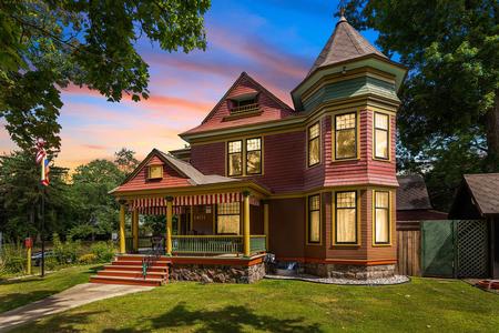 1899 Victorian: Queen Anne photo