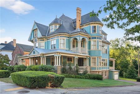 1890 Victorian: Queen Anne photo