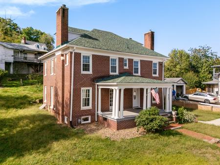 1920 American Foursquare photo