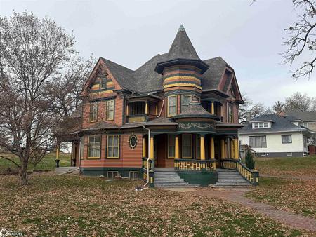 1890 Victorian: Queen Anne photo